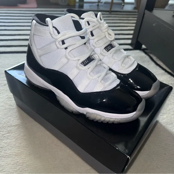 Air Jordan 11 in Concord colorway. Men’s size 8. Released in 2018 - Picture 2 of 9